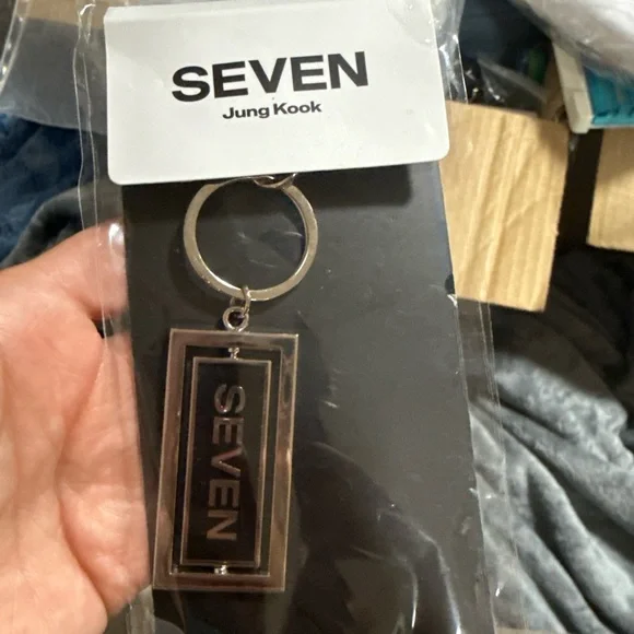 💜 BTS Jung Kook SEVEN Official Keyring | HYBE Merch (NWT) - Picture 1 of 2